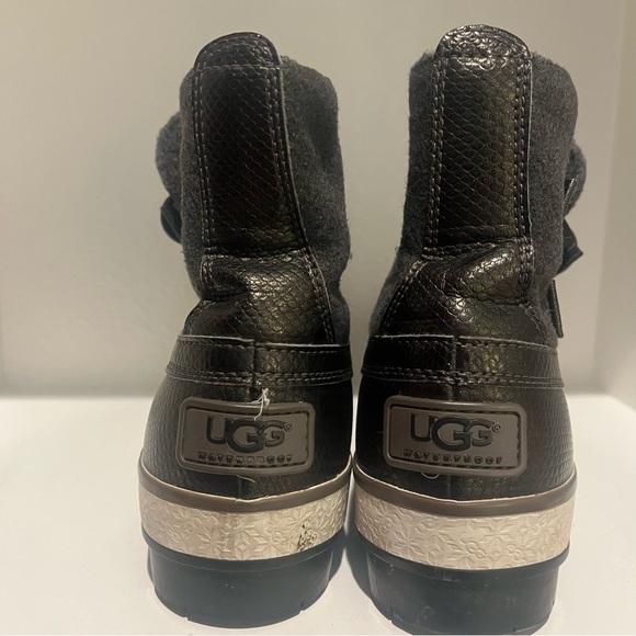 UGG Australia Waterproof Adjustable Strap Snap Closure Women’s Winter Boots-8 - Picture 7 of 7